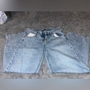 Sincerely, Julie blue wash low waisted jeans worn a few times size 7/28